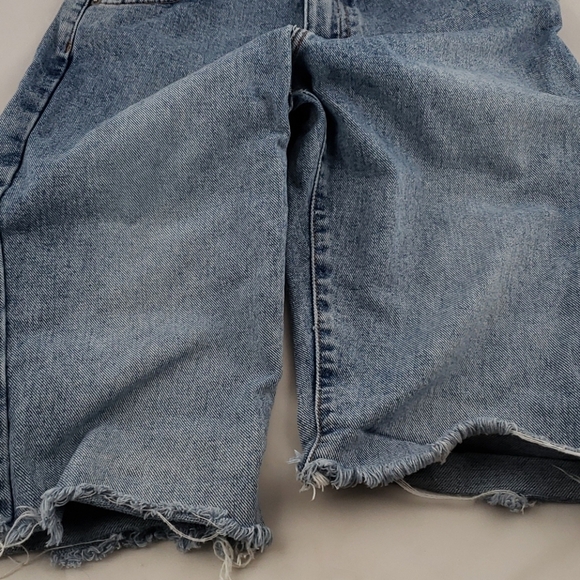 VINTAGE Calvin Klein 11" High Rise Cut Off Shorts - Picture 10 of 10